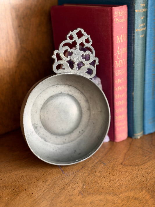 Antique Calder Pewter Porringer, Flowered Handle, Providence RI