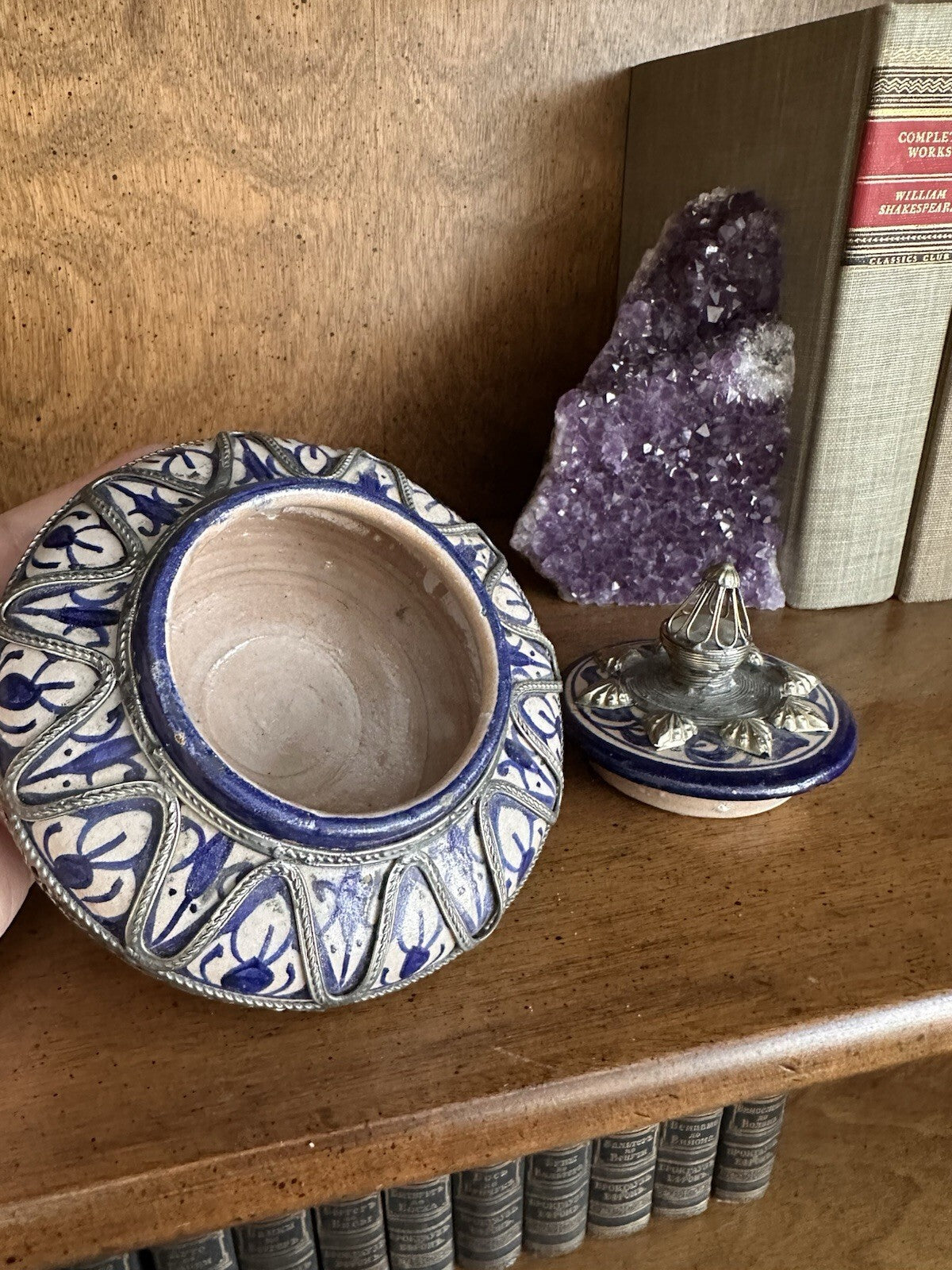Vintage Moroccan Fes pottery lidded jar, blue and white with metal filigree, photo 5
