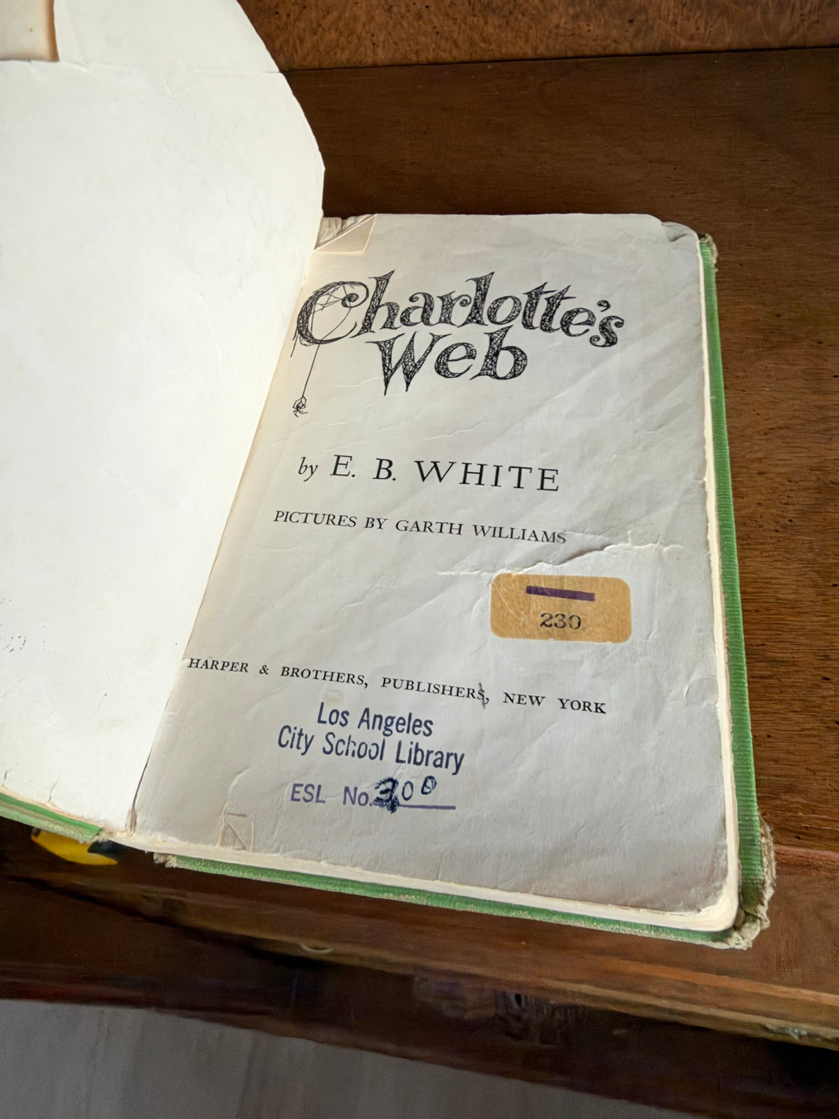 Charlotte's Web E.B. White, Vintage 1960s Ex-Library Hardcover view 6