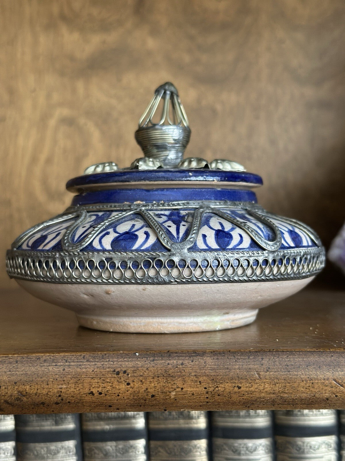 Vintage Moroccan Fes pottery lidded jar, blue and white with metal filigree, photo 2