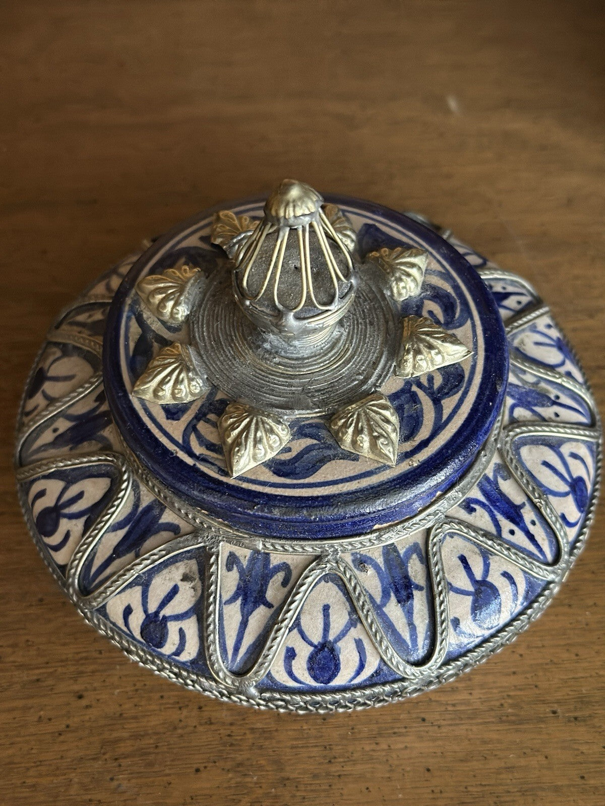 Vintage Moroccan Fes pottery lidded jar, blue and white with metal filigree, photo 3