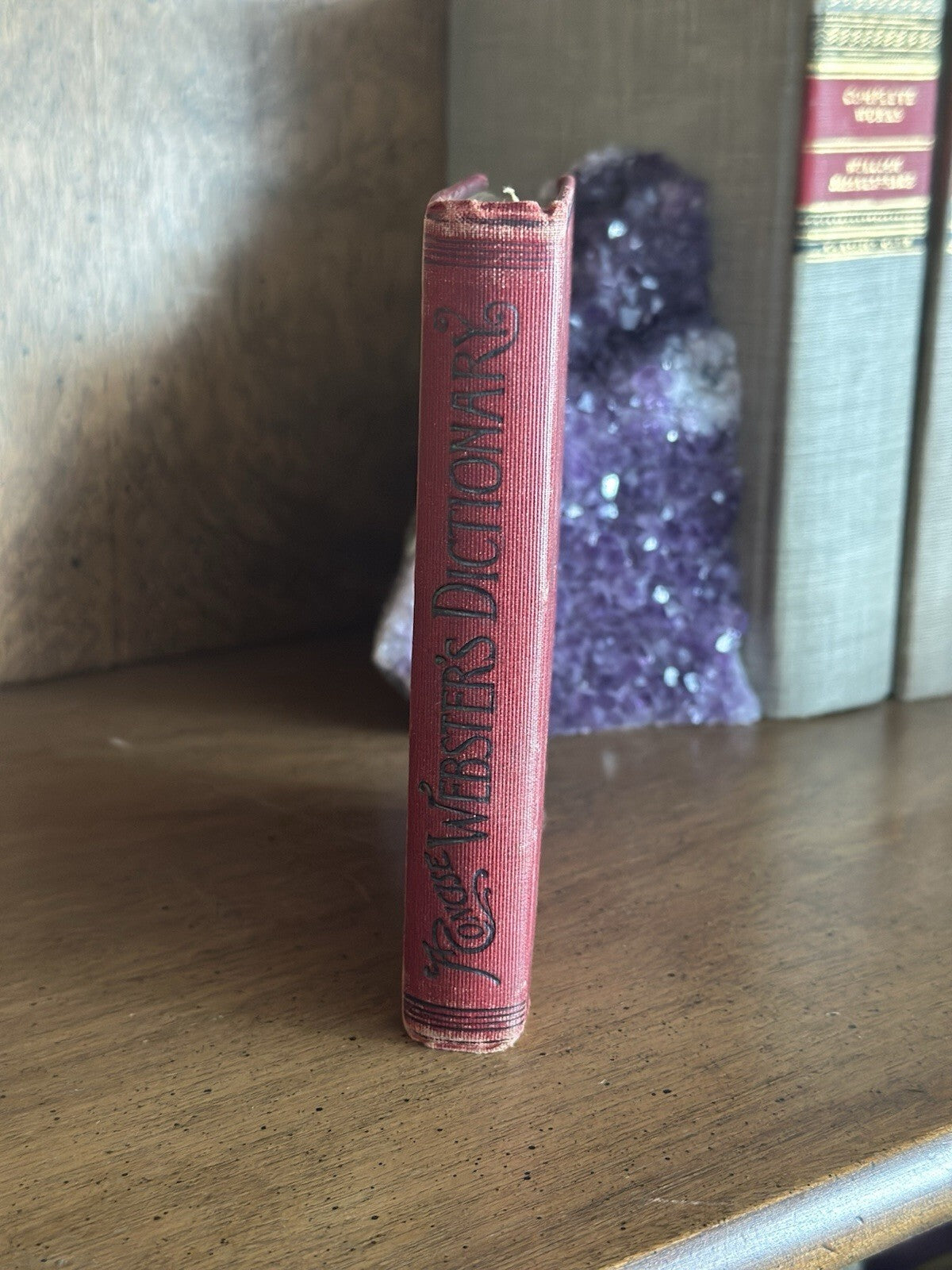 Antique 1895 A Concise Webster's Dictionary, red cloth hardcover, photo 2