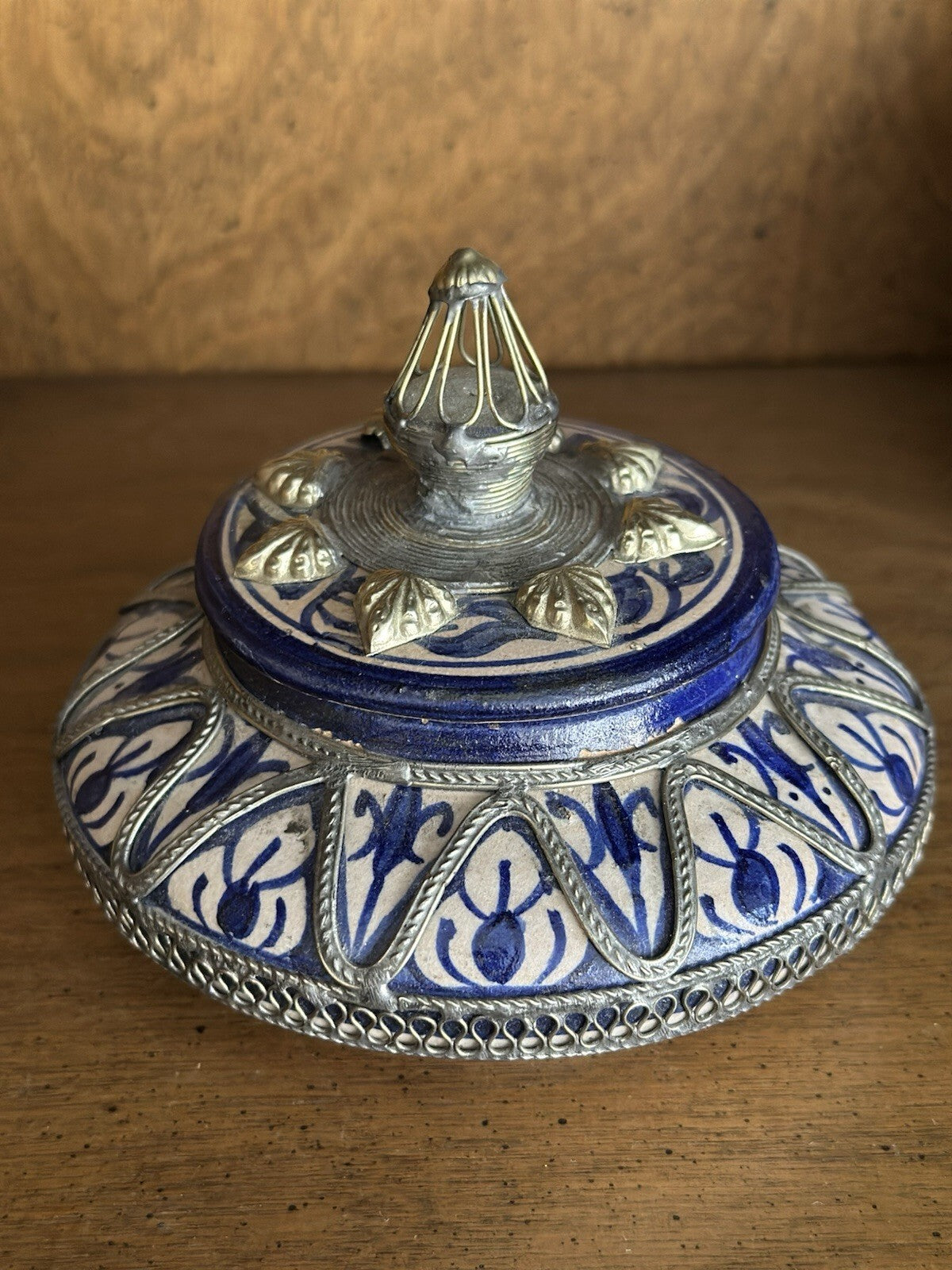 Vintage Moroccan Fes pottery lidded jar, blue and white with metal filigree, photo 8