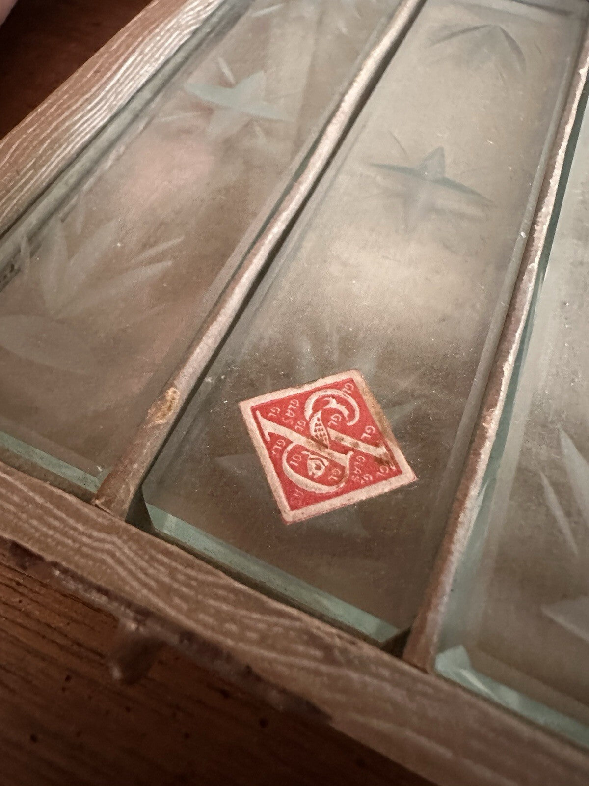 Vintage set of 12 etched glass knife rests in original box, photo 5